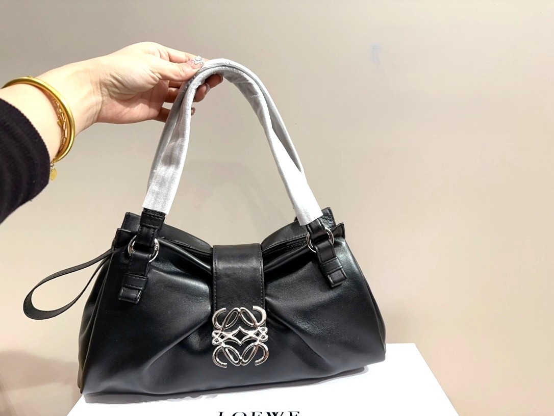 Loewe Black Large/Small Viento Nappa Leather Silver Anagram Buckle Gathered Shoulder Hobo Bag - KAIROO