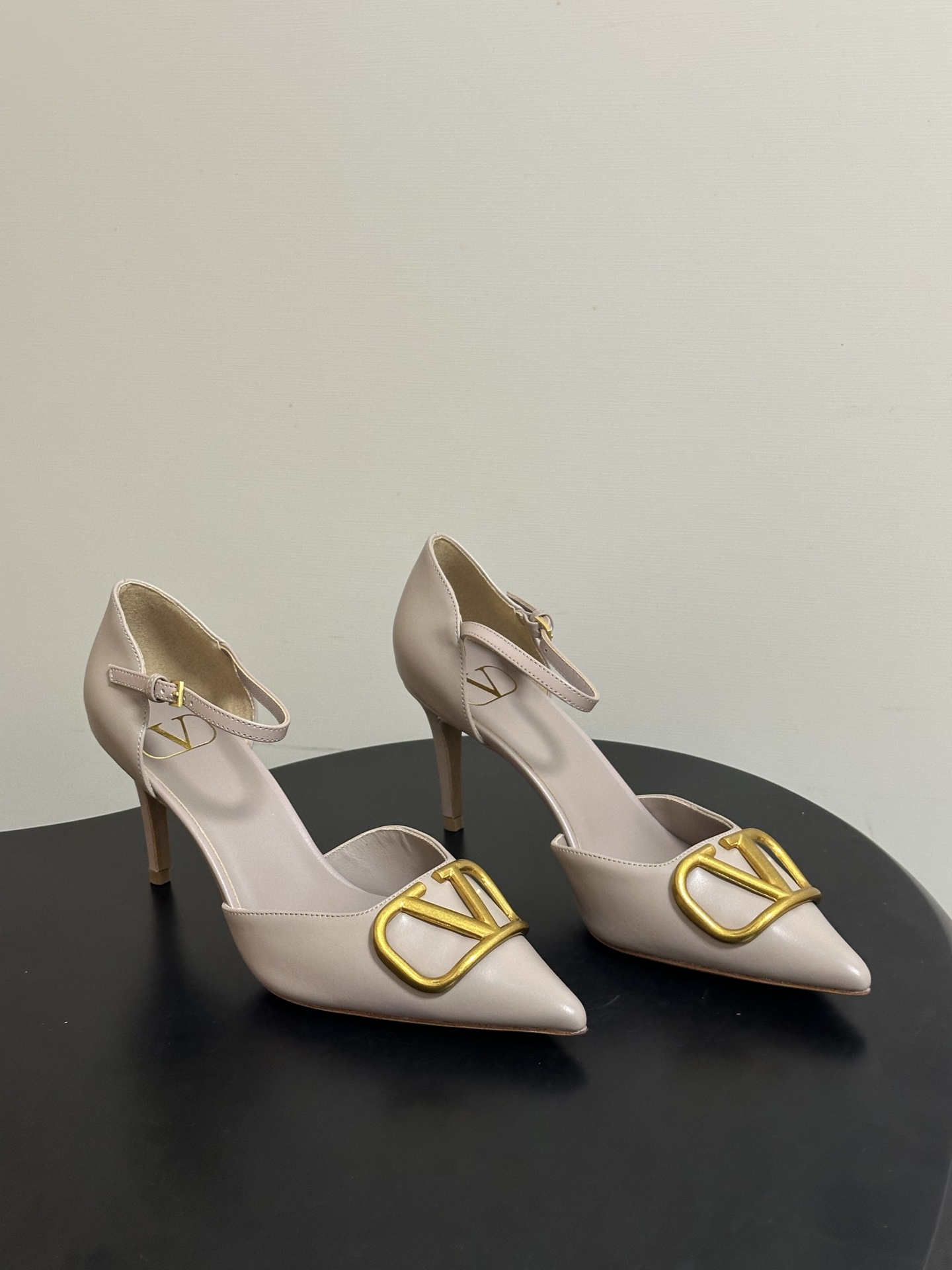 Valentino Vlogo Signature Pumps