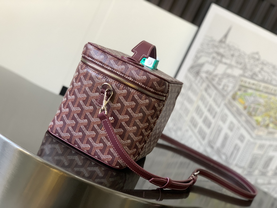 Goyard Muse Vanity Case in Burgundy