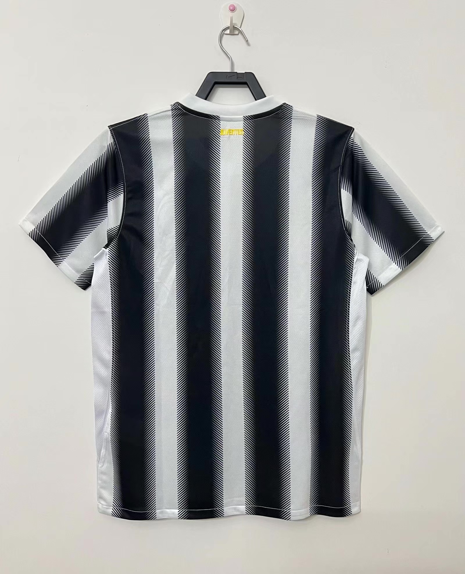 Juventus Home Retro Jersey 2011/12