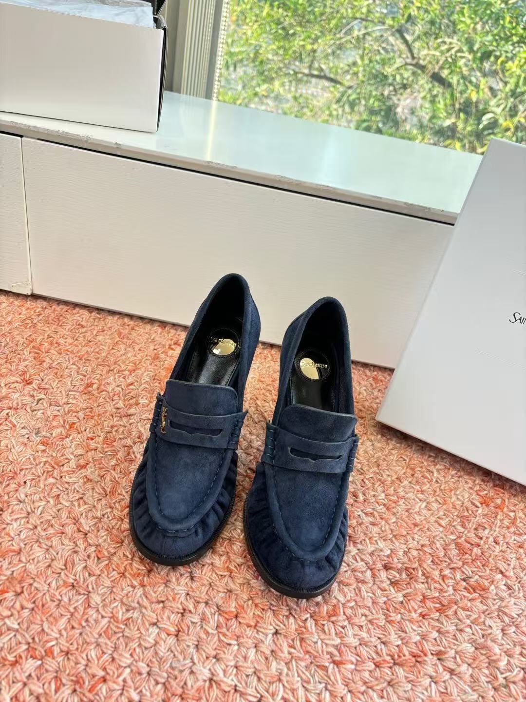 Saint Laurent Le Loafer Pump