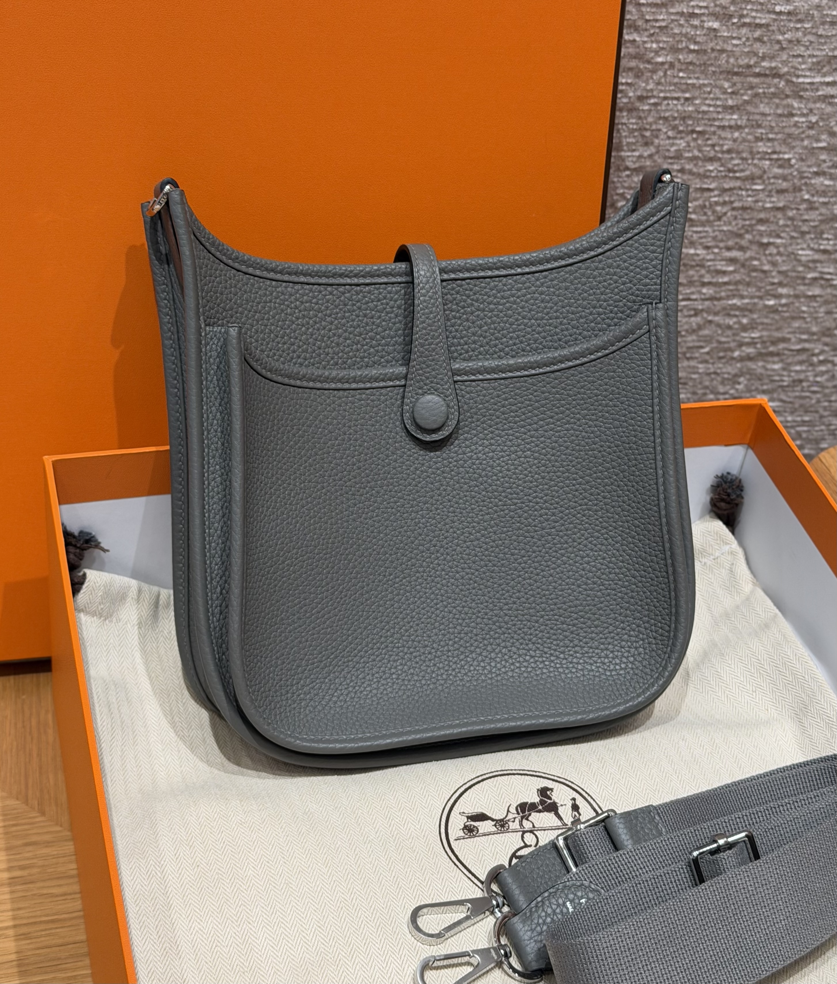 Hermes Gris Meyer Clemence Small Evelyne 23 III