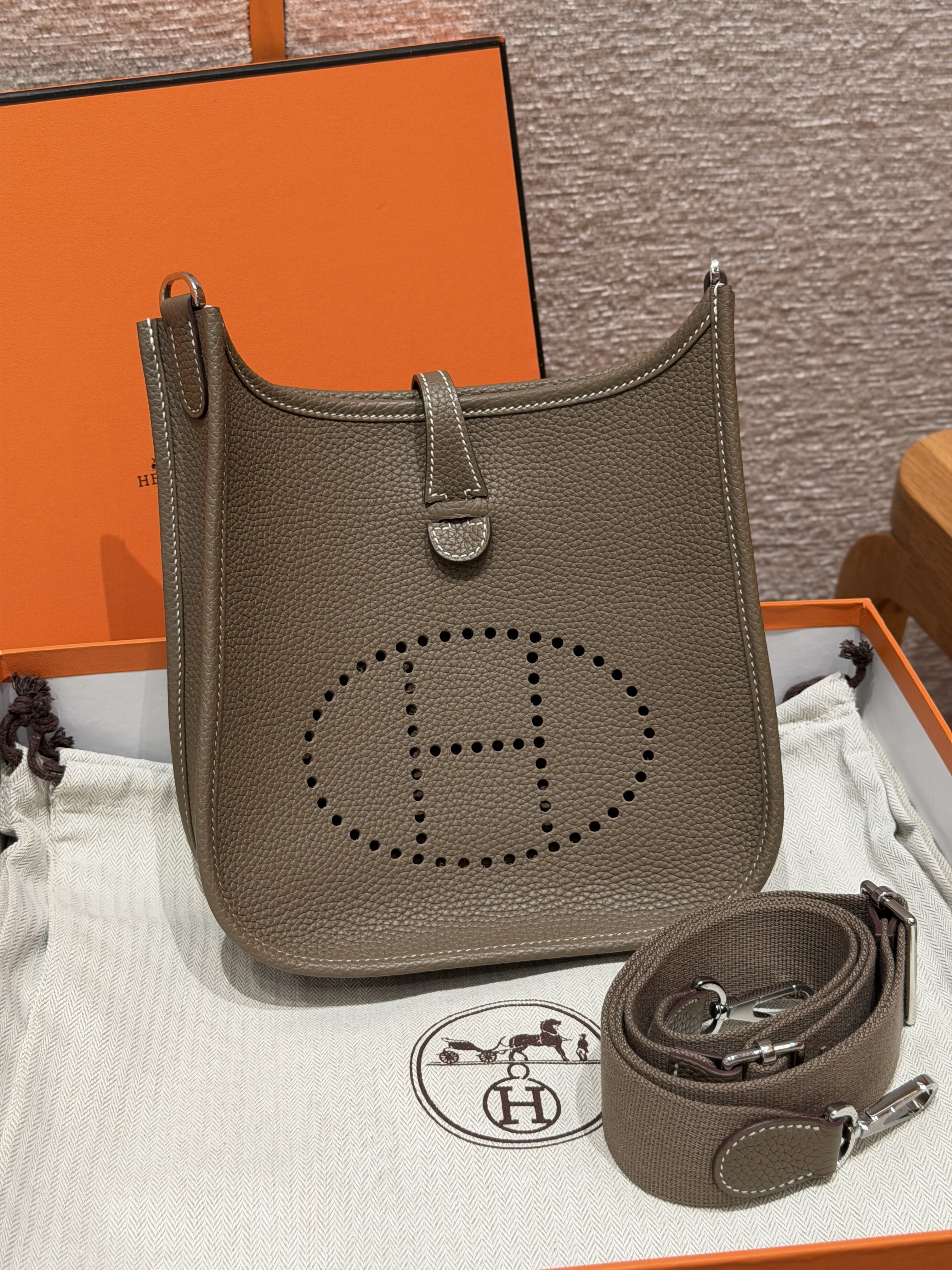 Hermes Etoupe Clemence Small Evelyne 23 III