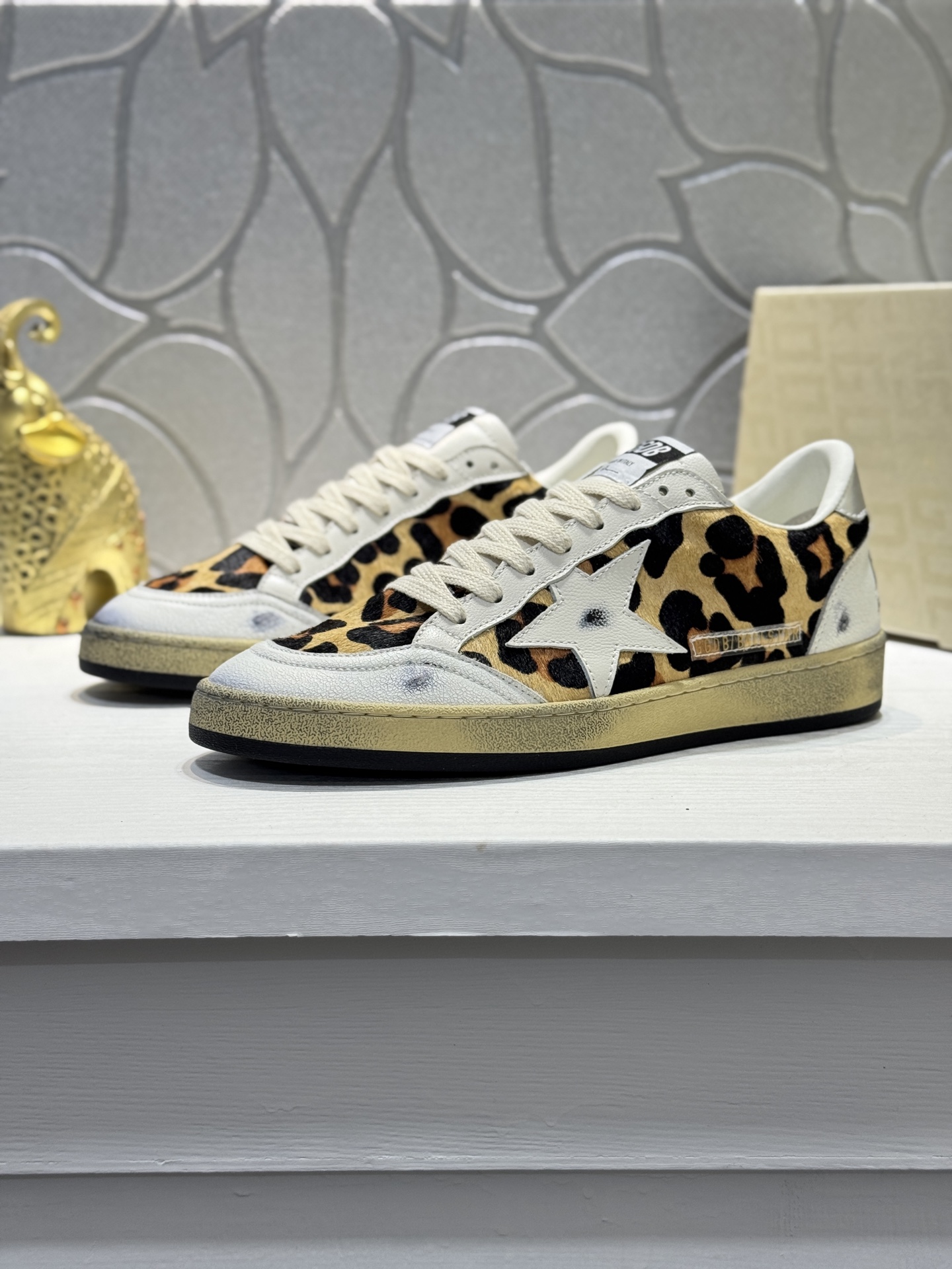 Golden Goose Unisex Super-Star Sneakers