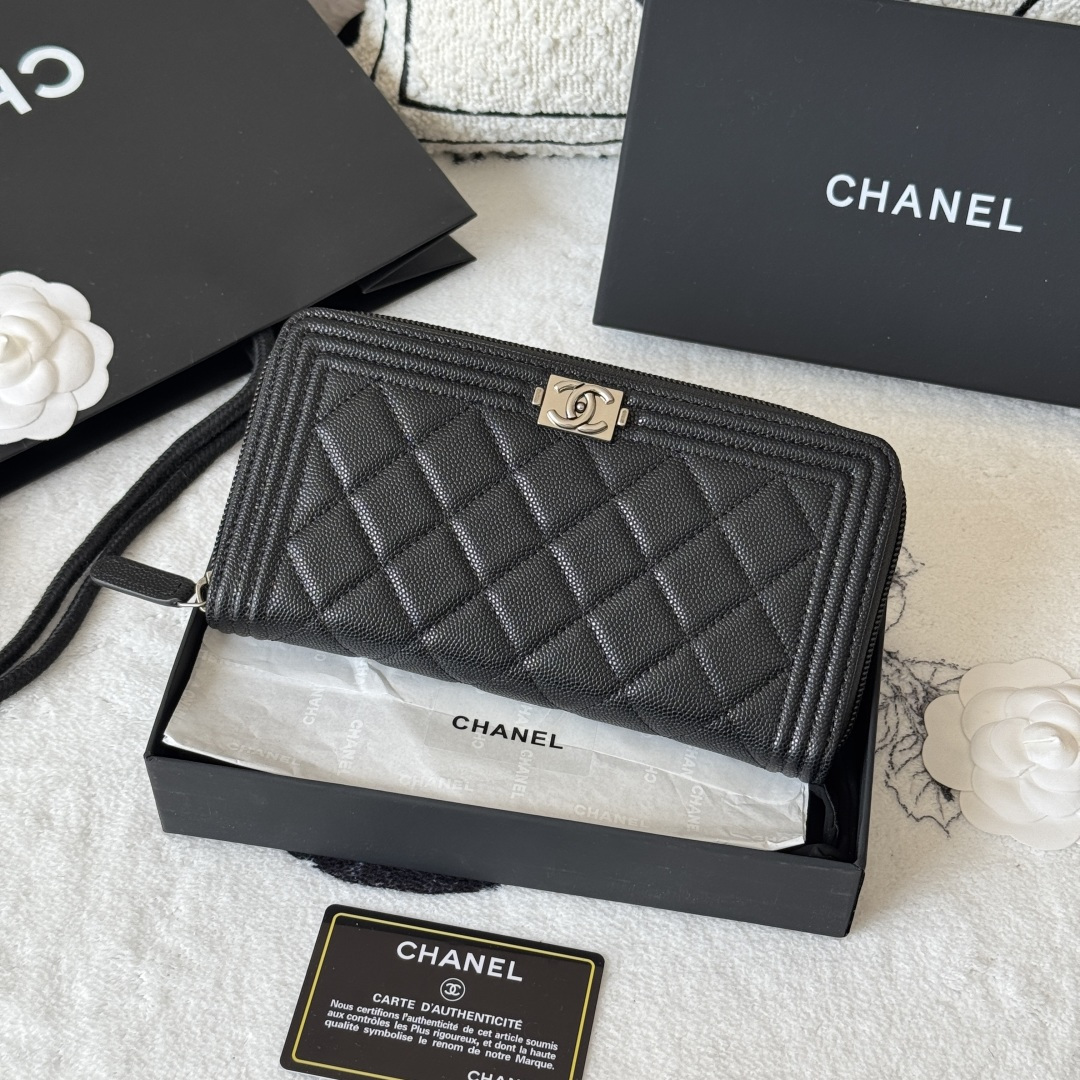 Chanel Le Boy Zipped Wallet in Black Grained Calfskin A80288