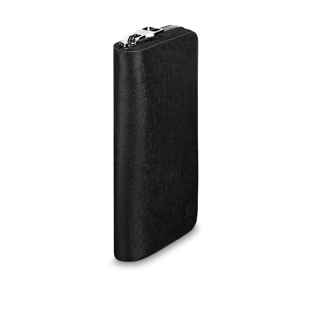 Zippy Wallet Vertical Taïga Leather M30510
