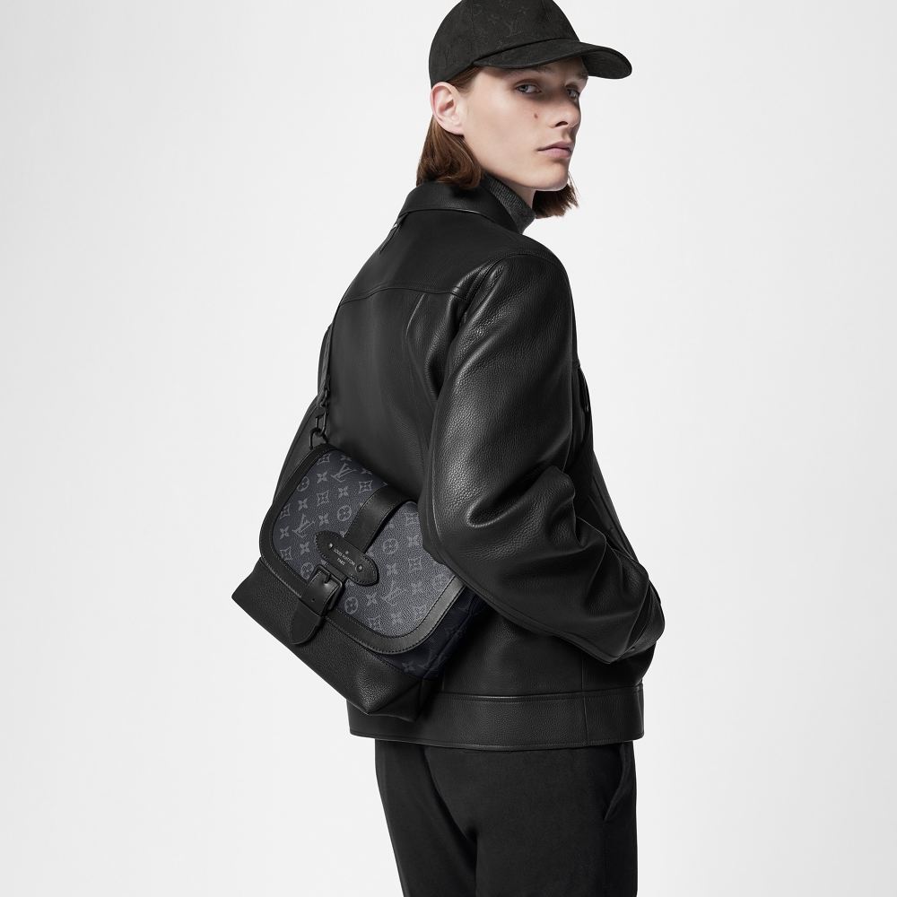 Saumur Messenger Monogram Eclipse Canvas M45911