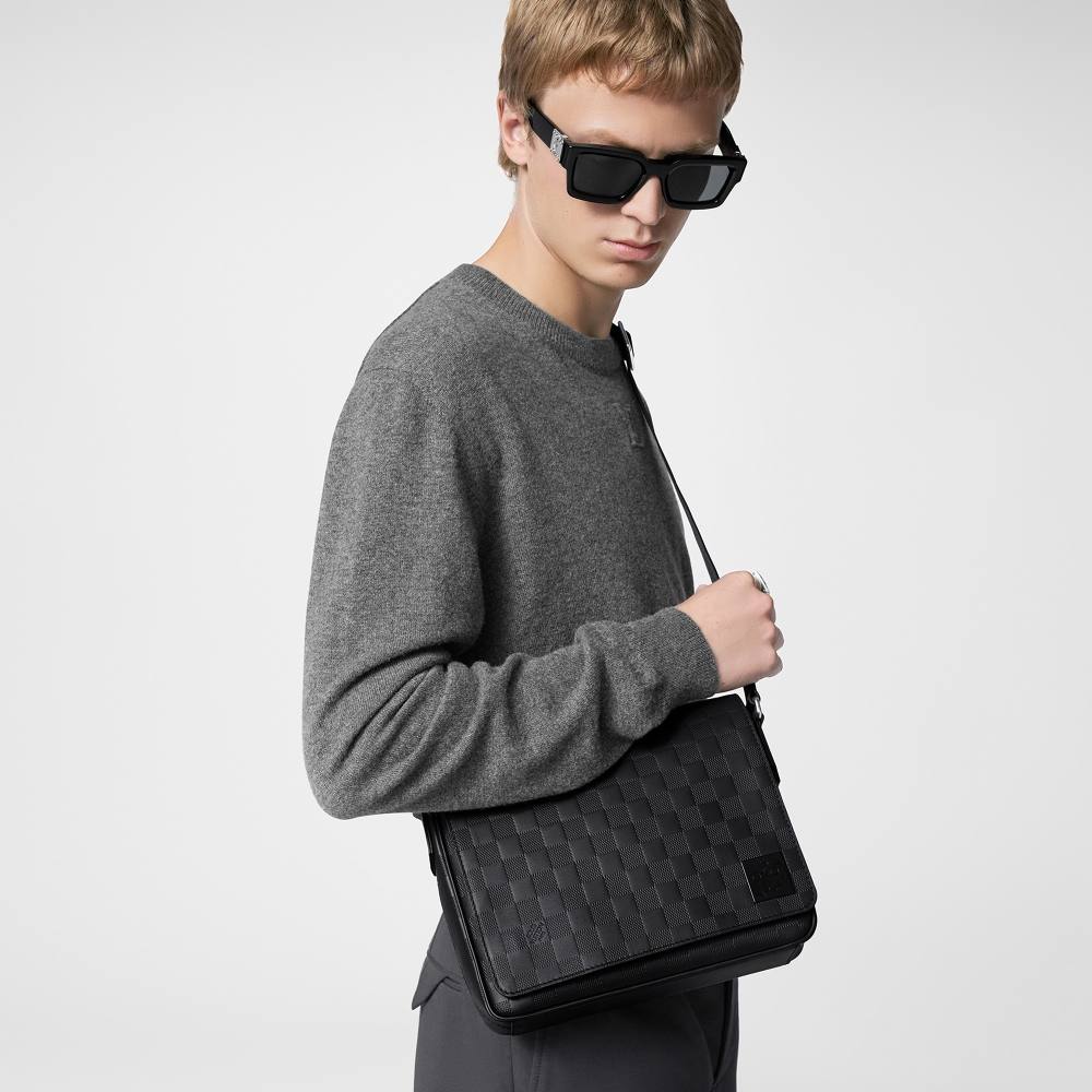 District PM Damier Infini Leather N42711