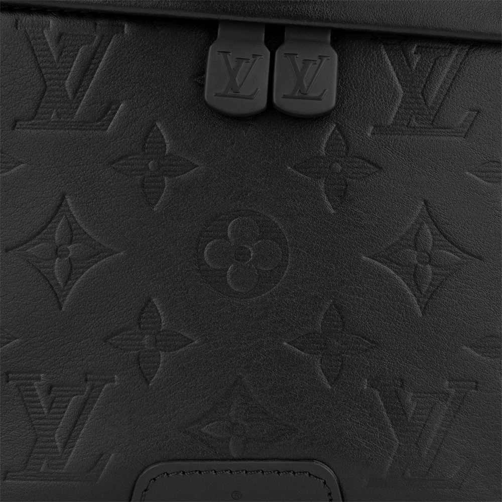 Discovery Bumbag PM Monogram Shadow Leather M22576