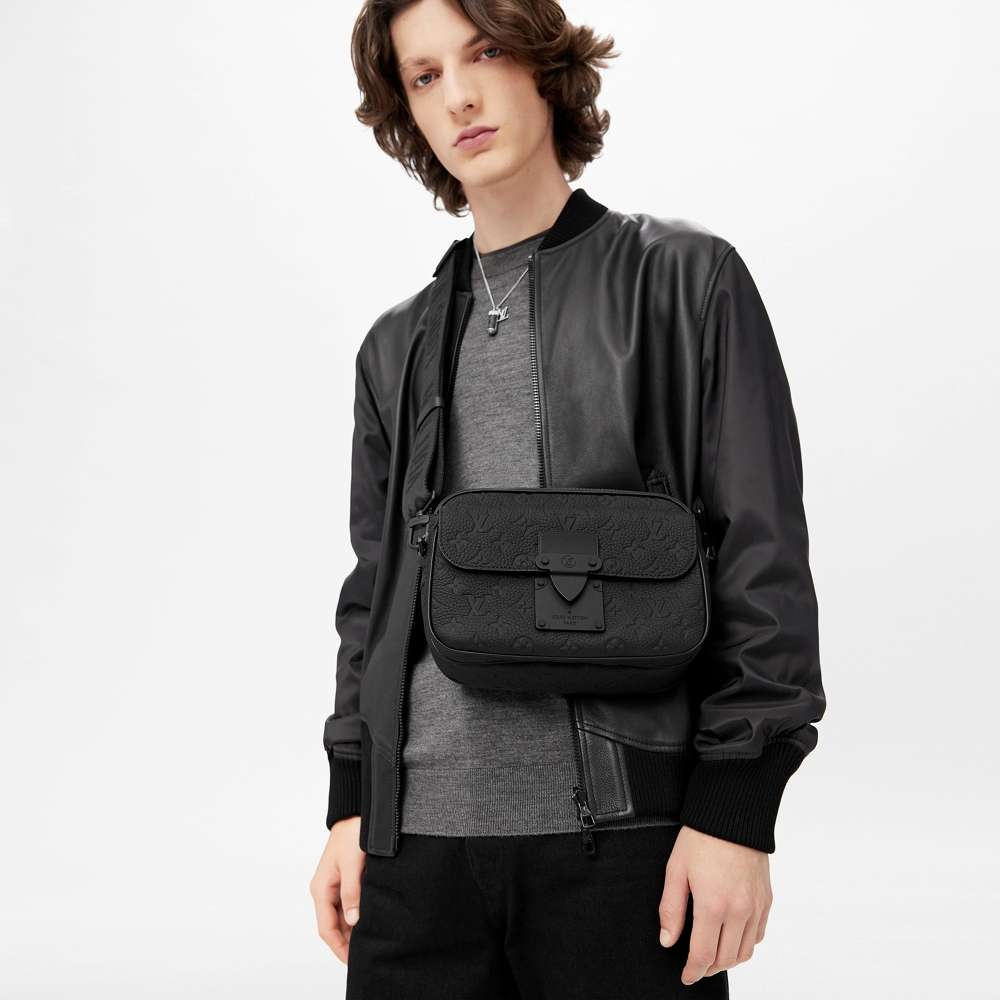 S Lock Messenger Taurillon Monogram M58489