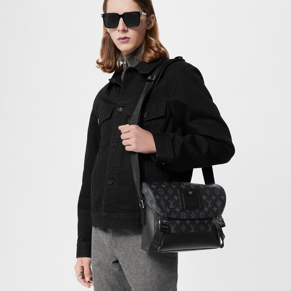 Messenger PM Voyager Monogram Eclipse Canvas M40511