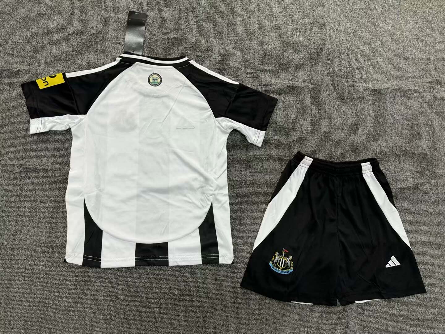 2024/2025 Newcastle United Home Football Jersey Shirt 1:1 Thai Quality Kids Size