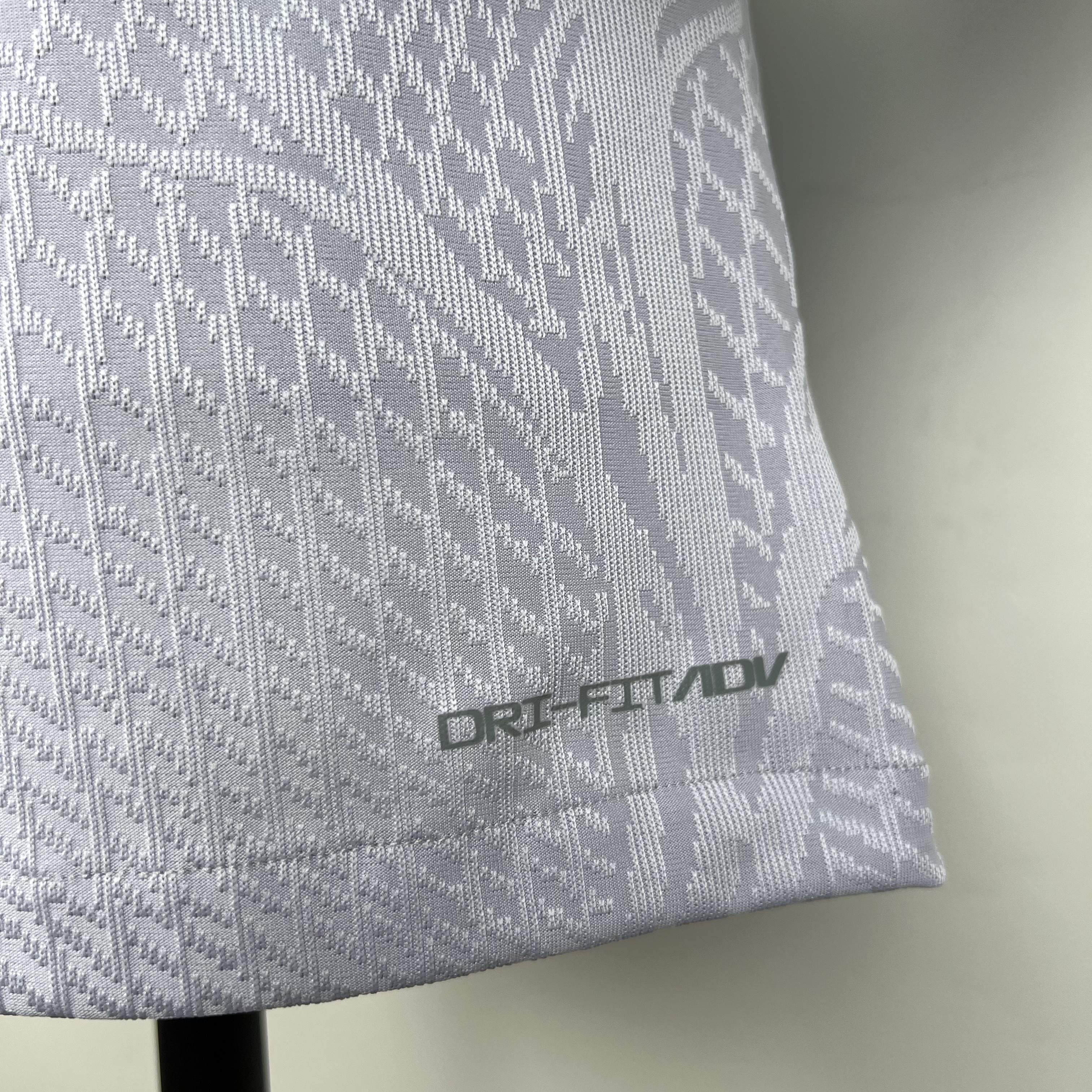 player version Tottenham Hotspur training suit 2023/24