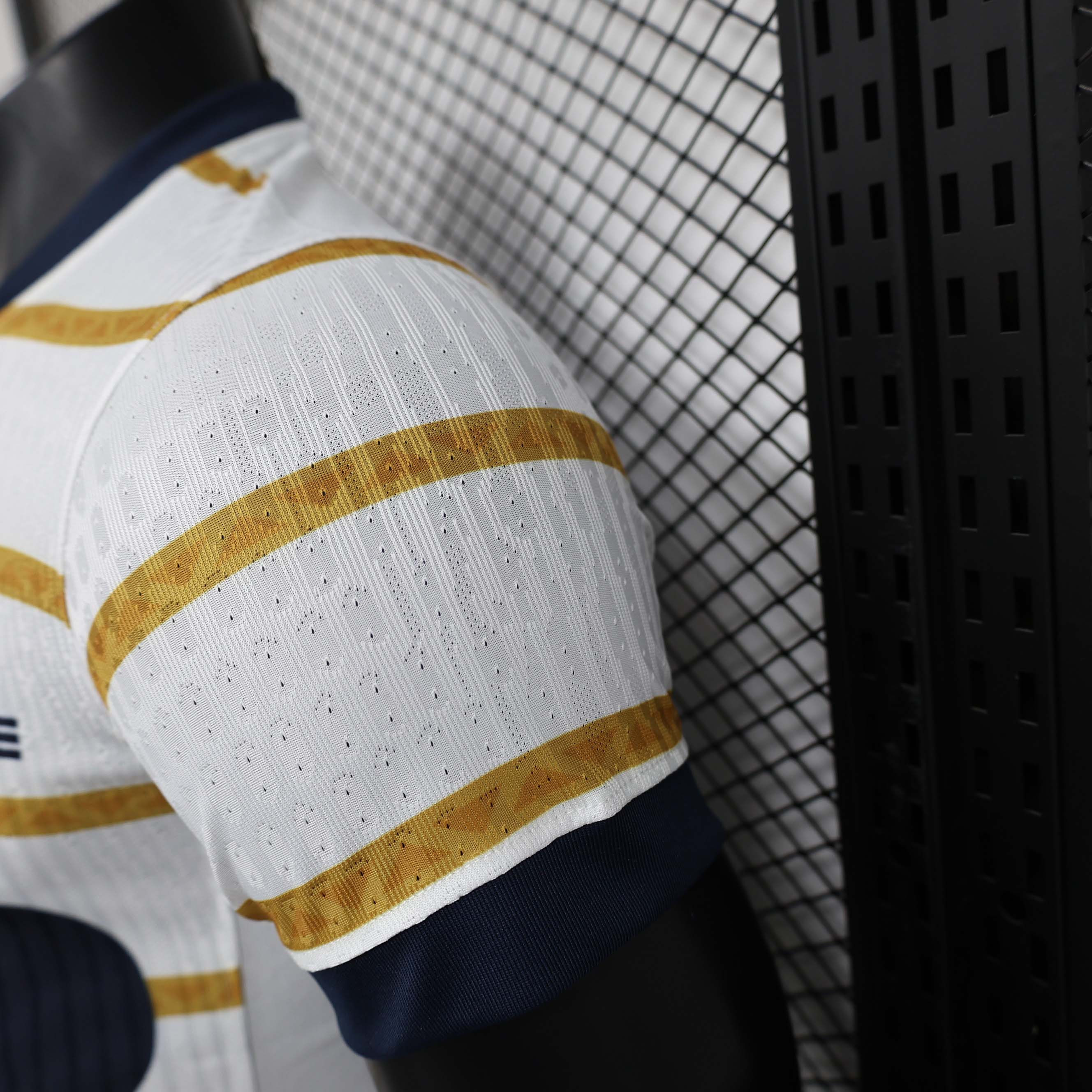 2024/2025 Player Version Pumas UNAM Home Jersey 1:1 Thai Quality