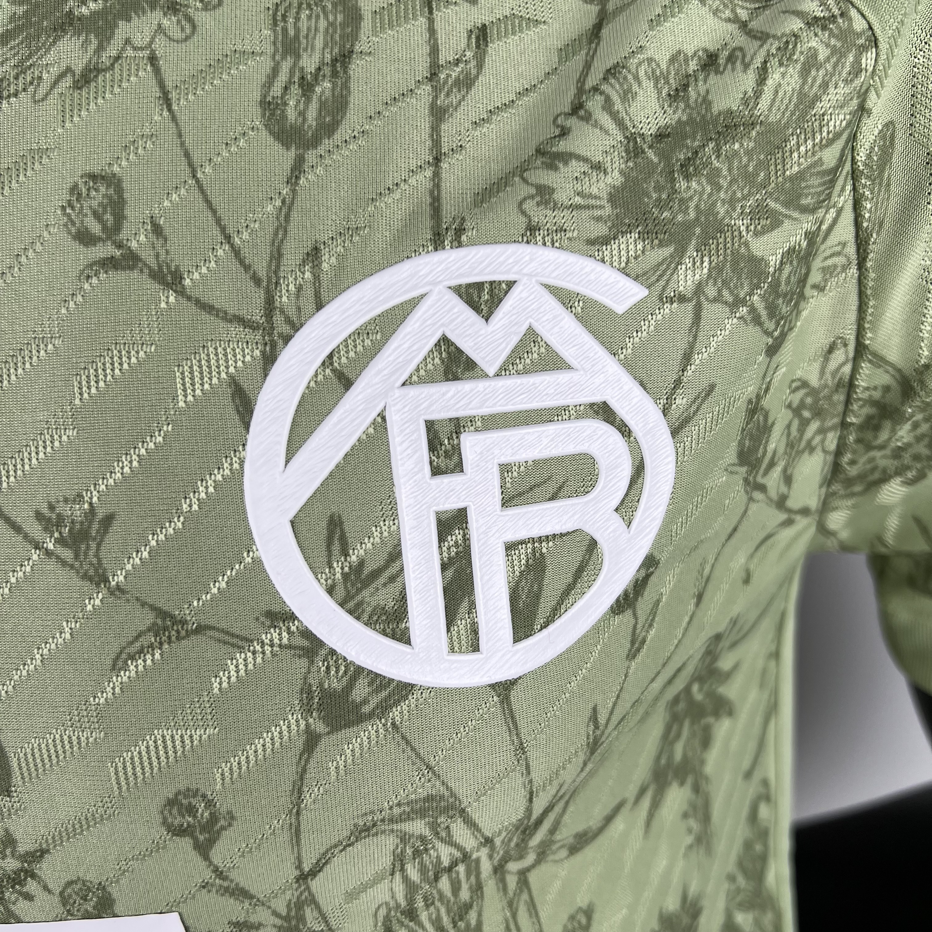 Player Version Bayern Munich Oktoberfest Edition 2023/24