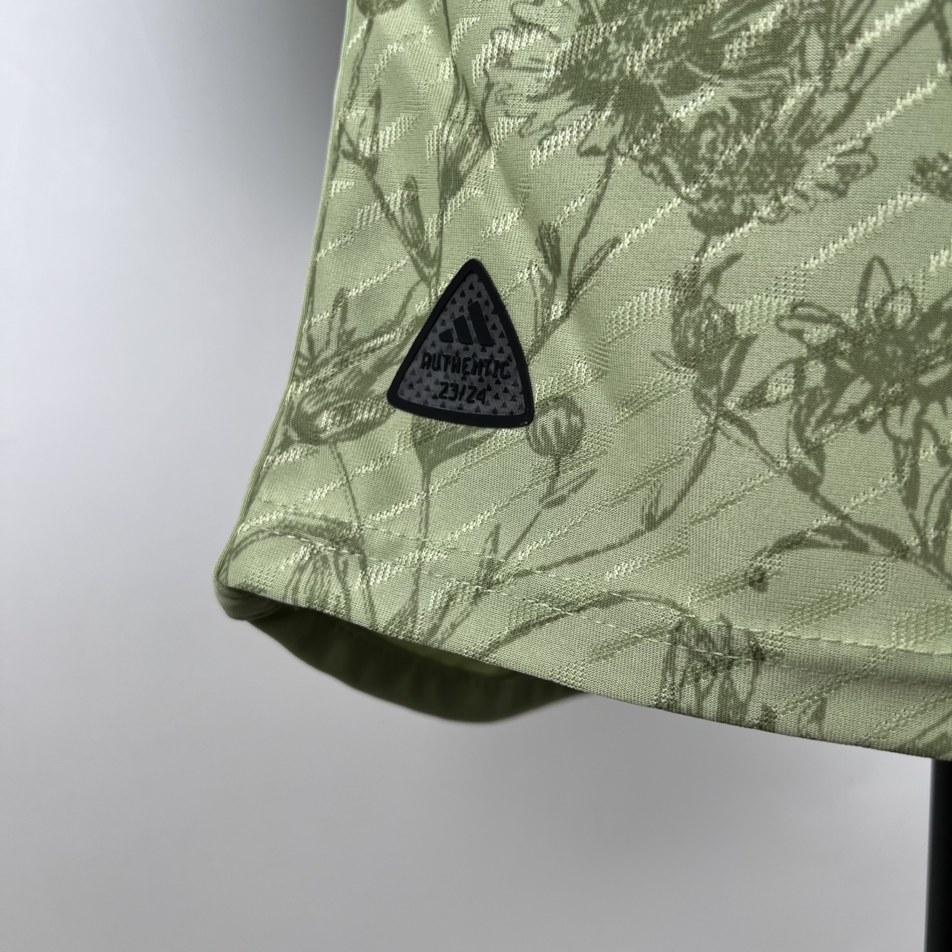 Player Version Bayern Munich Oktoberfest Edition 2023/24