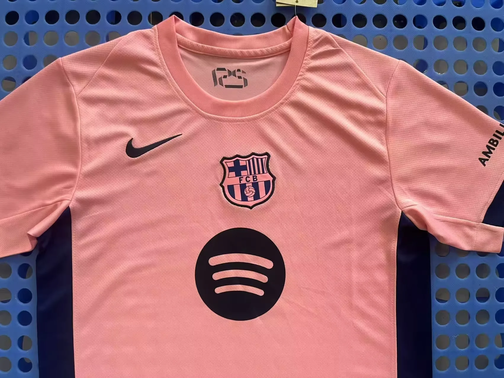 2025/2026 Barcelona Training levver Pink Football Shirt 1:1 Thai Quality
