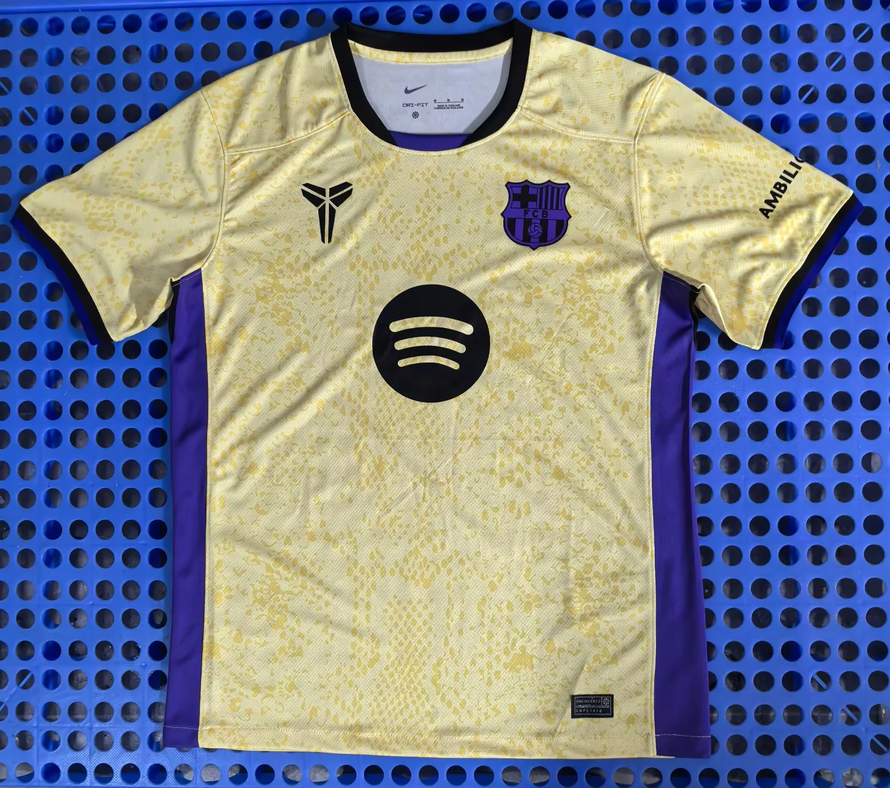 2025/2026 Barcelona KOBE Collab Special Edition Yellow Football Shirt 1:1 Thai Quality
