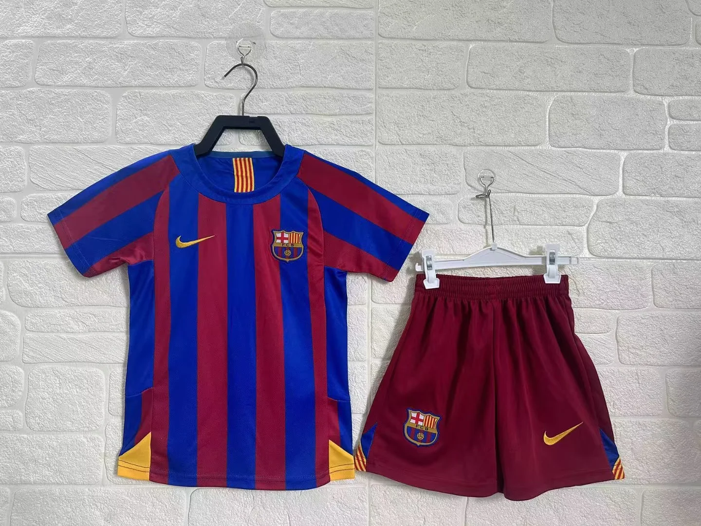 2005/06 Retro Barcelona Home Red Football Shirt Kids Size