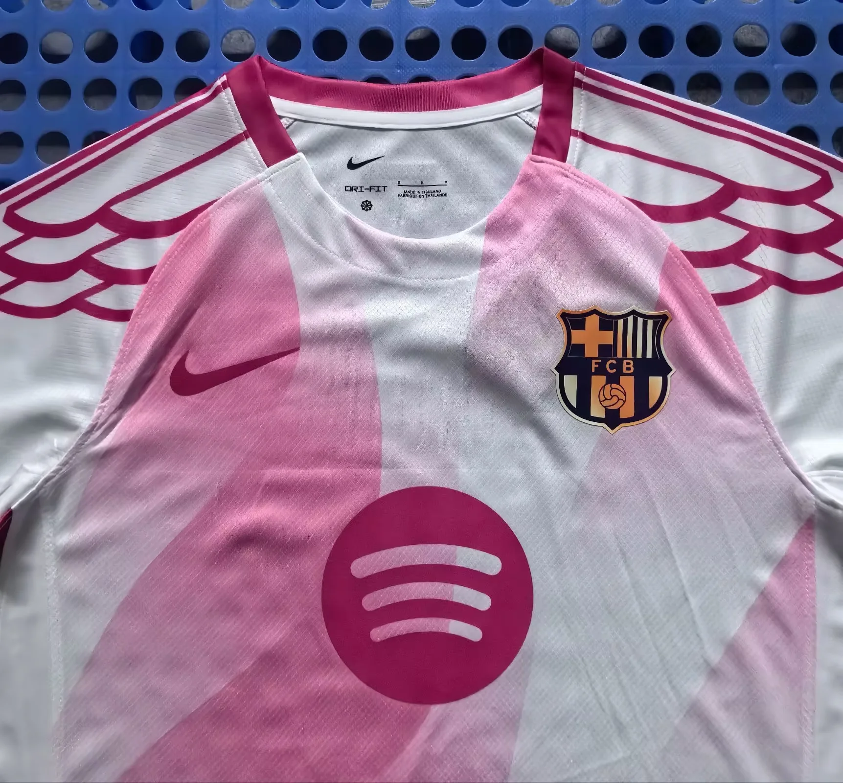 2025/2026 Barcelona Training levver Pink and White Football Shirt 1:1 Thai Quality