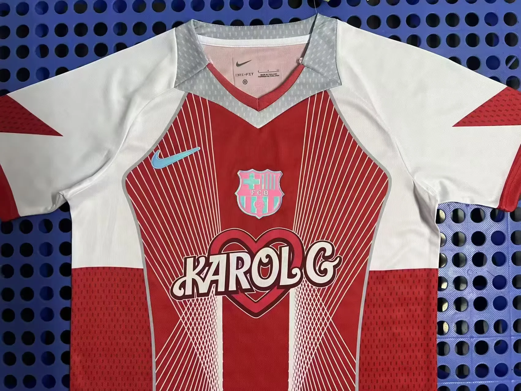 2025/2026 Barcelona Special Edition Red Heart-shaped Football Shirt 1:1 Thai Quality