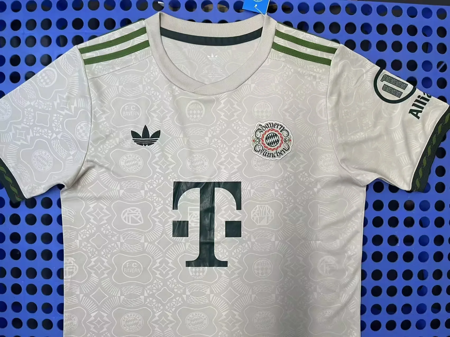 2025 Bayern Munich Oktoberfest Beige White Fans Football Shirt 1:1 Thai Quality