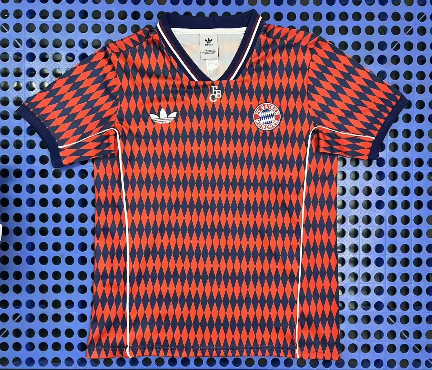 2025 Bayern Munich Retro Home Red Football Shirt 1:1 Thai Quality