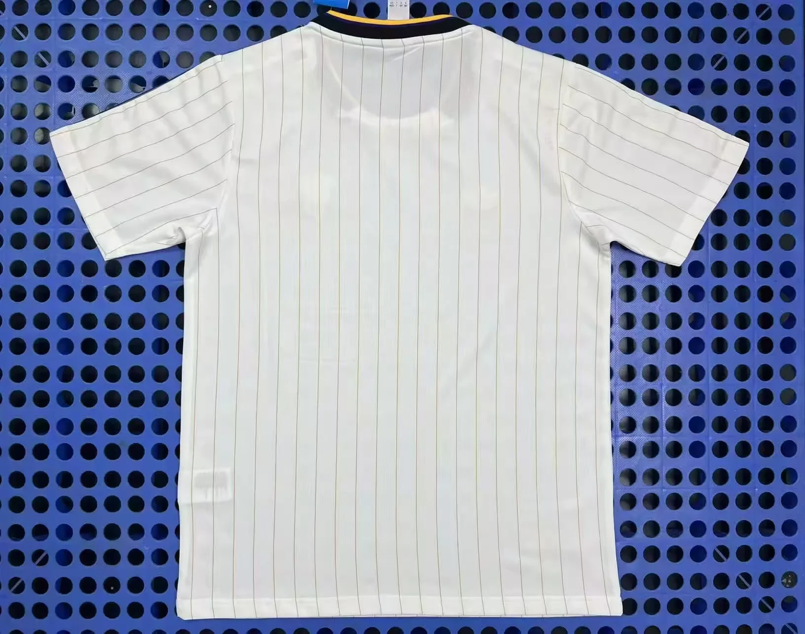 2025 Manchester United Retro levver White Fans Football Shirt 1:1 Thai Quality