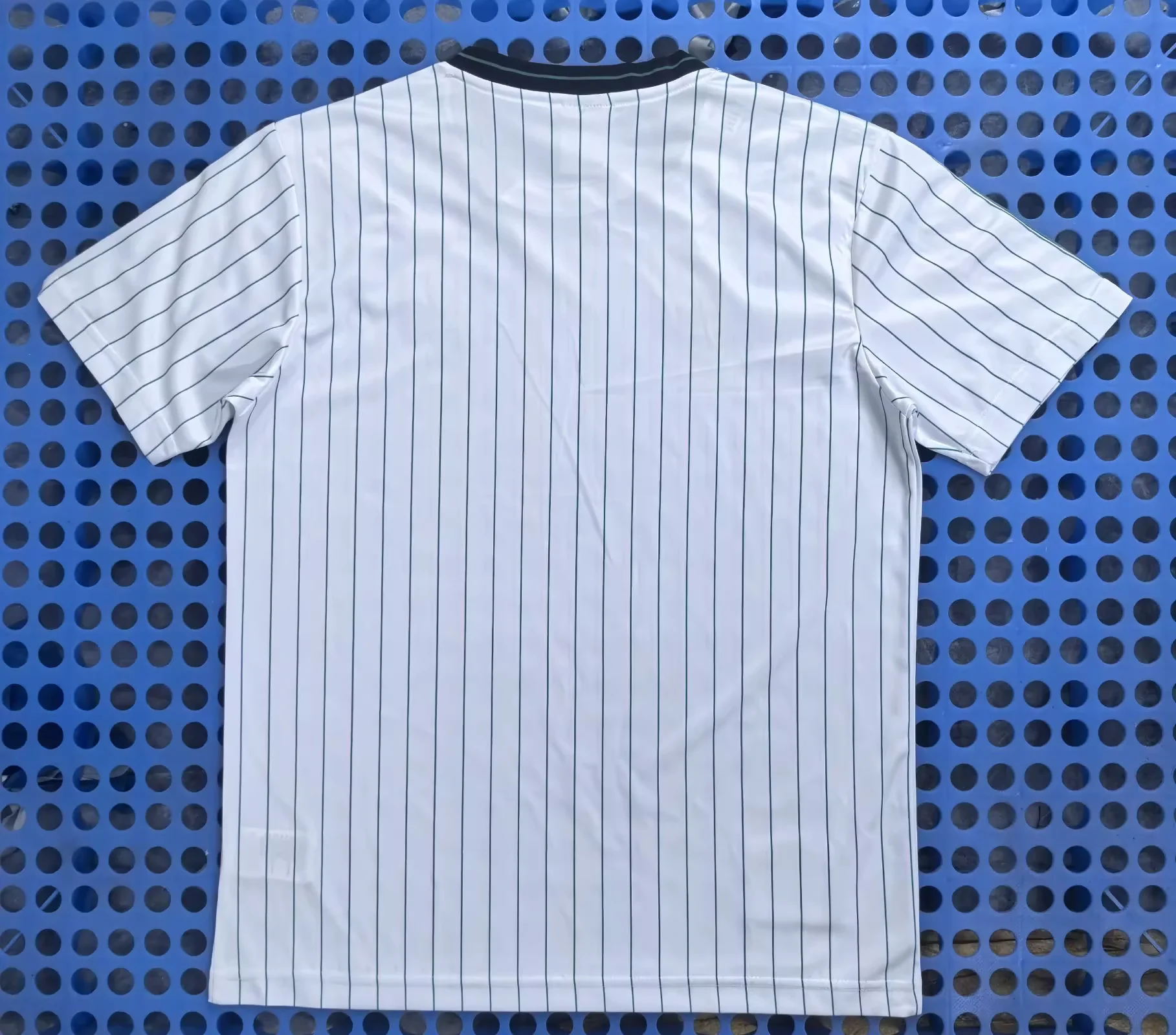 2025 Liverpool FC Retro Home White Football Shirt 1:1 Thai Quality