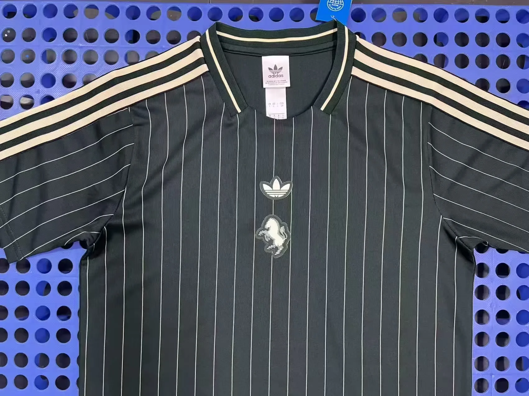 2025_ Juventus Retro Levver Black Fans Soccer Jersey