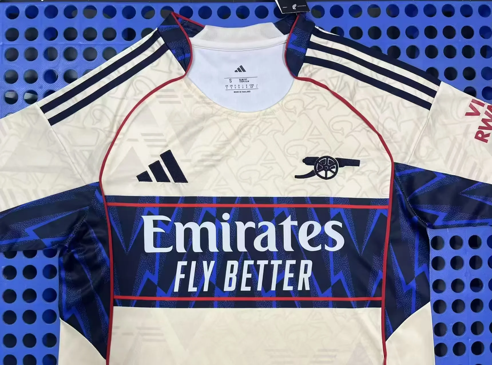 2025 Liverpool FC Retro Home Beige Football Shirt 1:1 Thai Quality