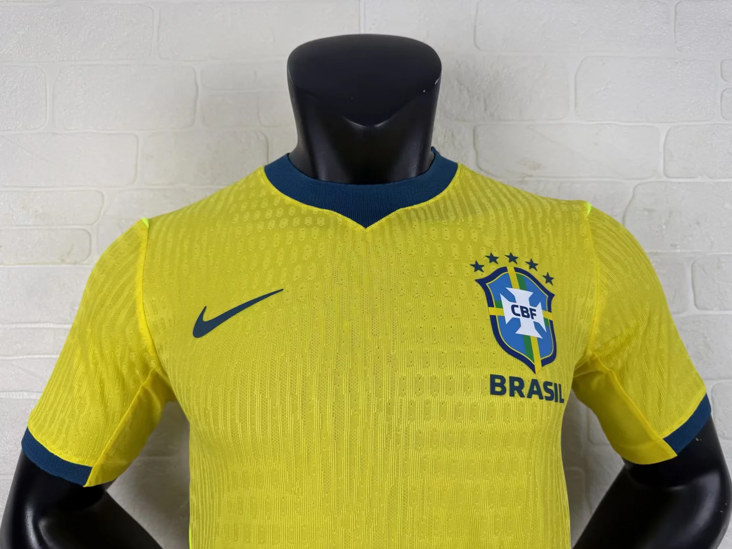 2026-27 Player Version Brazil Yellow Football Shirt 1:1 Thai Quality