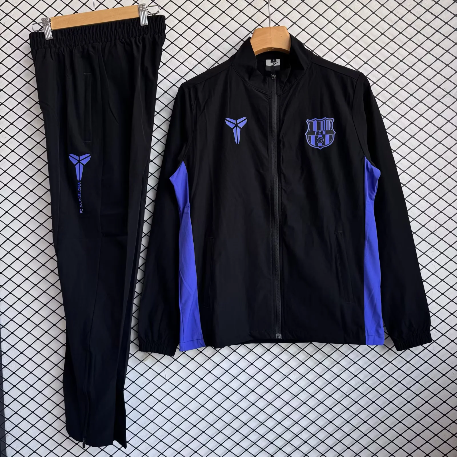 2026/2027 Barcelona Long Zipped Jacket Black and Blur Football Shirt Set