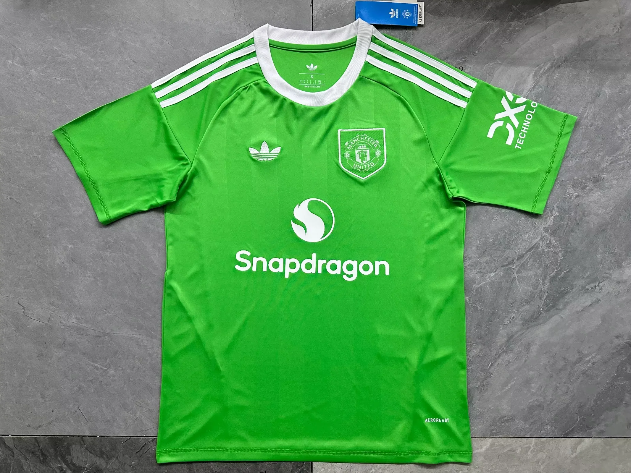 2026 Manchester United Goalkeeper levver Green Fans Football Shirt 1:1 Thai Quality