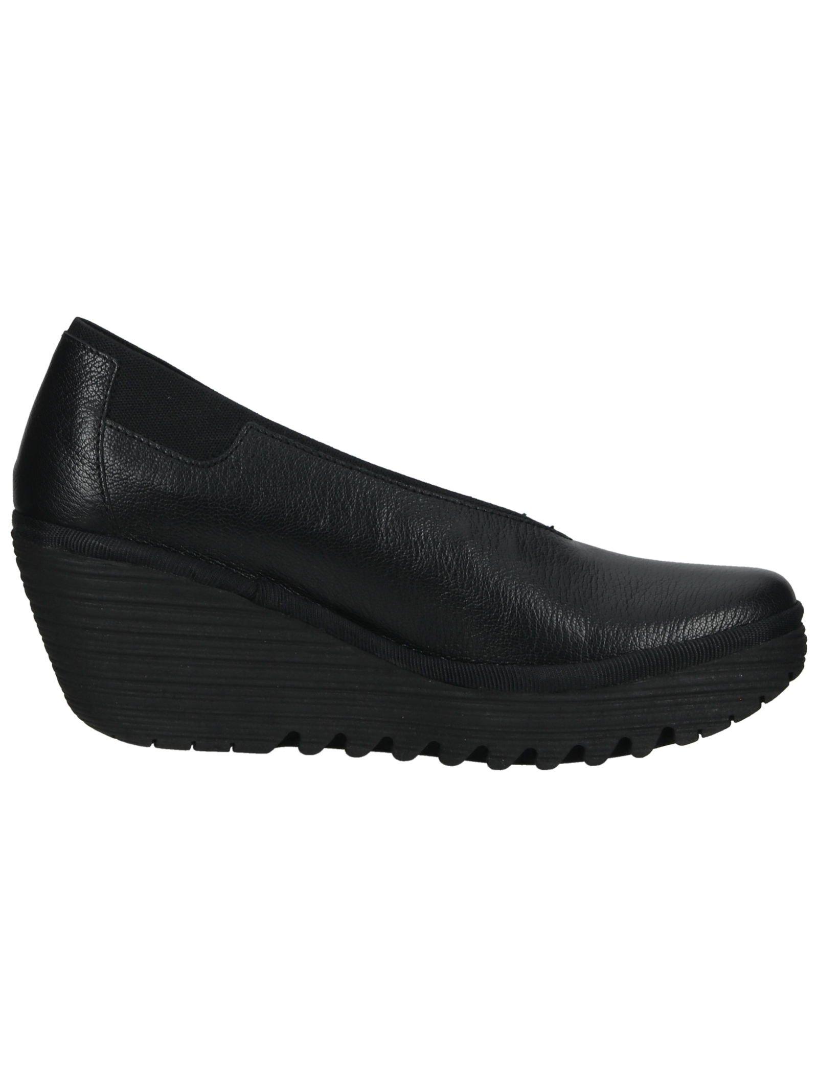 FLY London Pumps