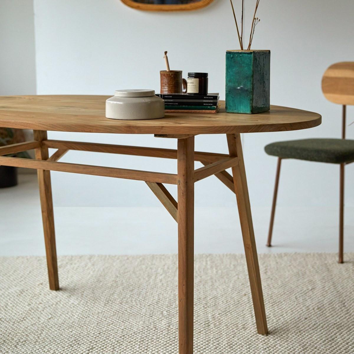 Tikamoon Ovaler Schreibtisch aus massivem recyceltem Teakholz Elena
