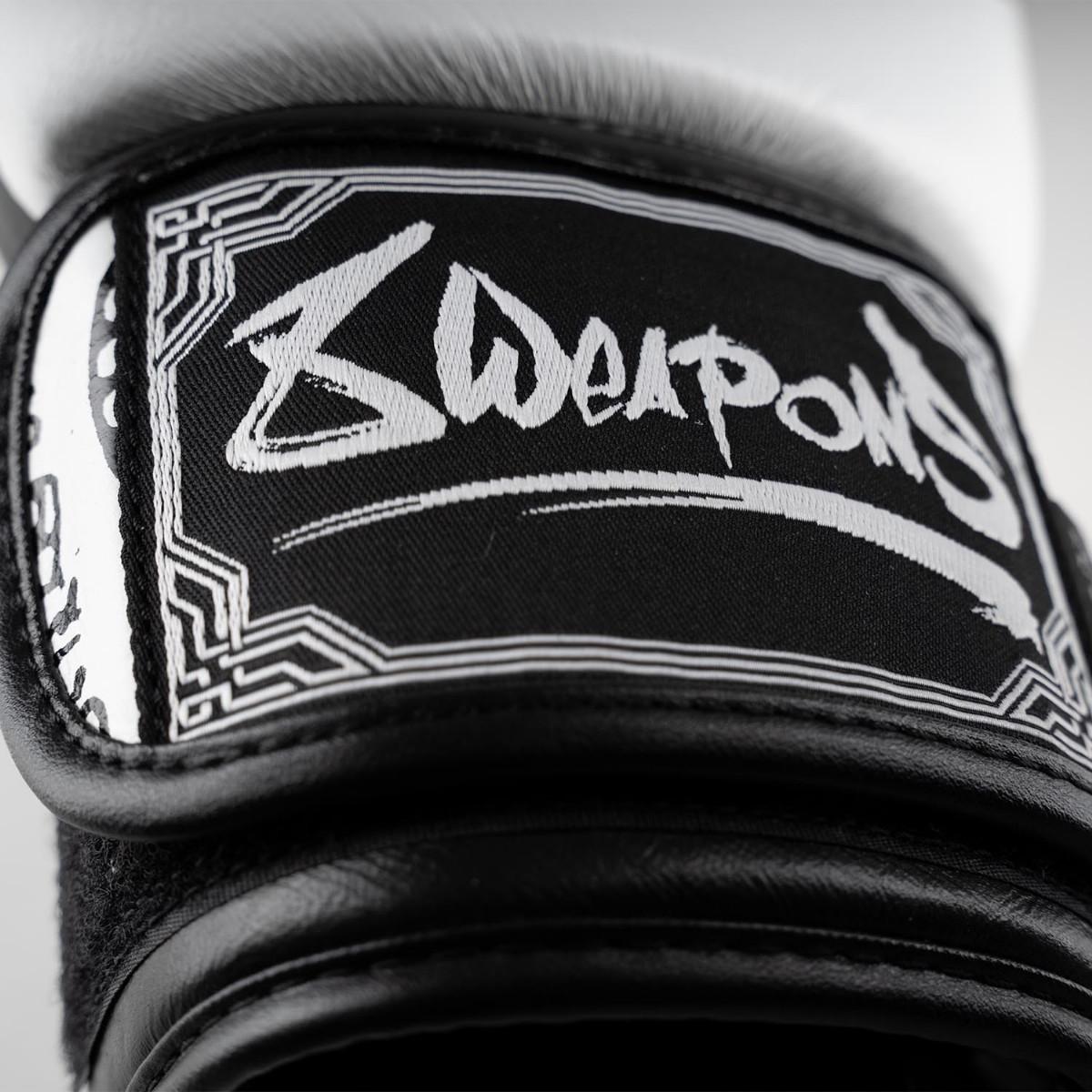 8WEAPONS 8 WEAPONS Boxing Gloves - Sak Yant Tigers white 10 Oz