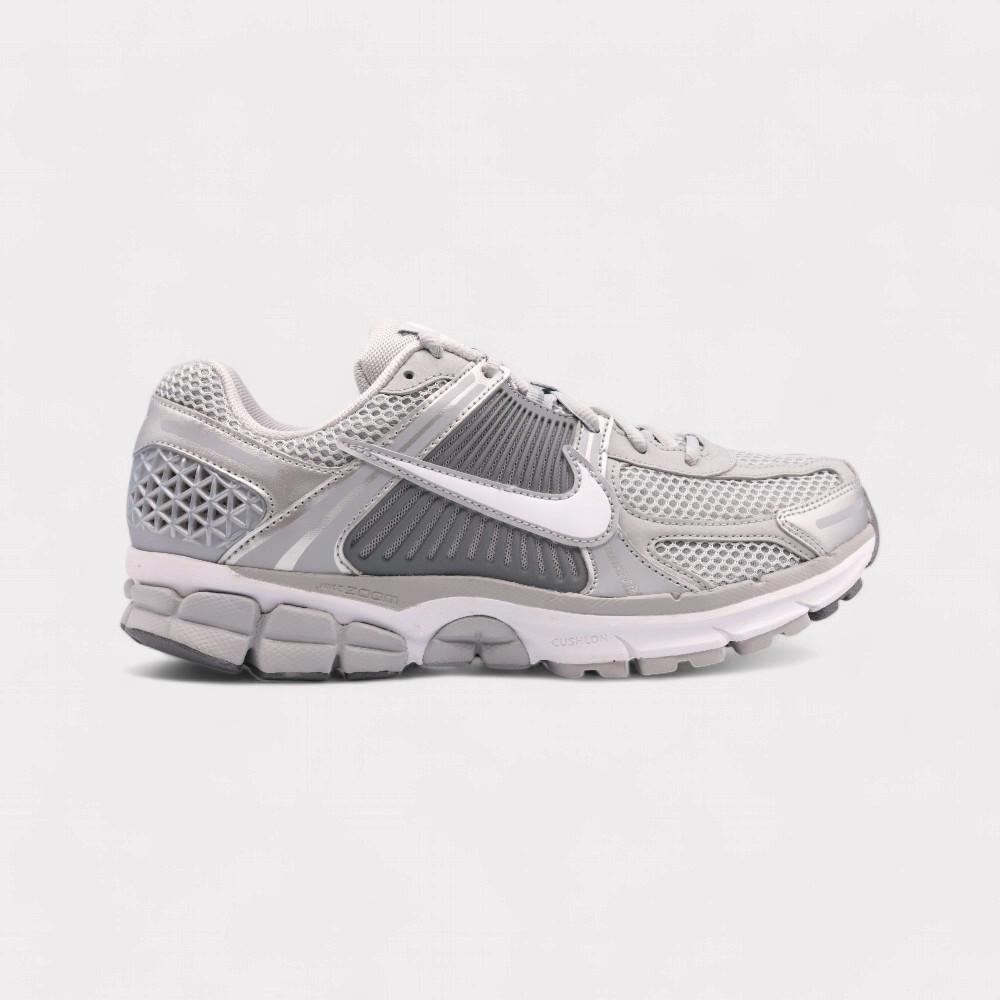 NIKE Zoom Vomero 5 - Wolf Grey