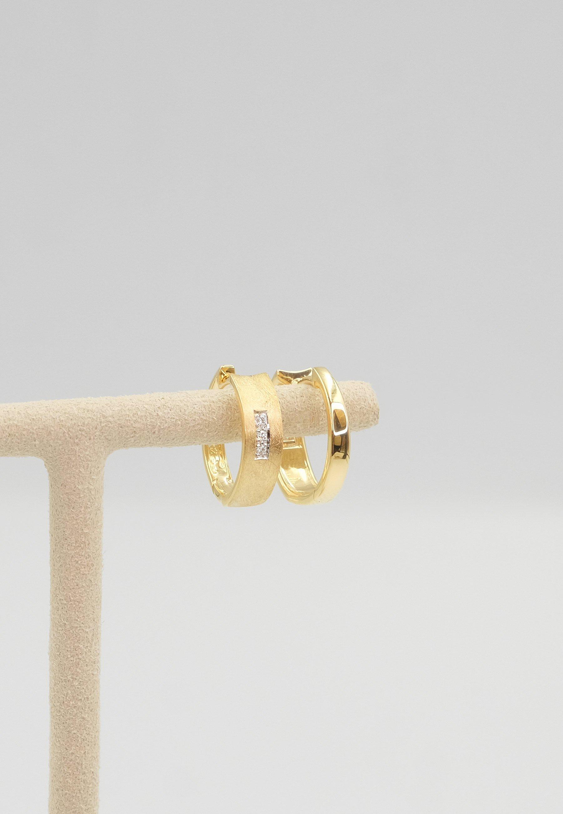 MUAU Schmuck Creolen Gelbgold 750 Diamant 0.03ct. 15mm