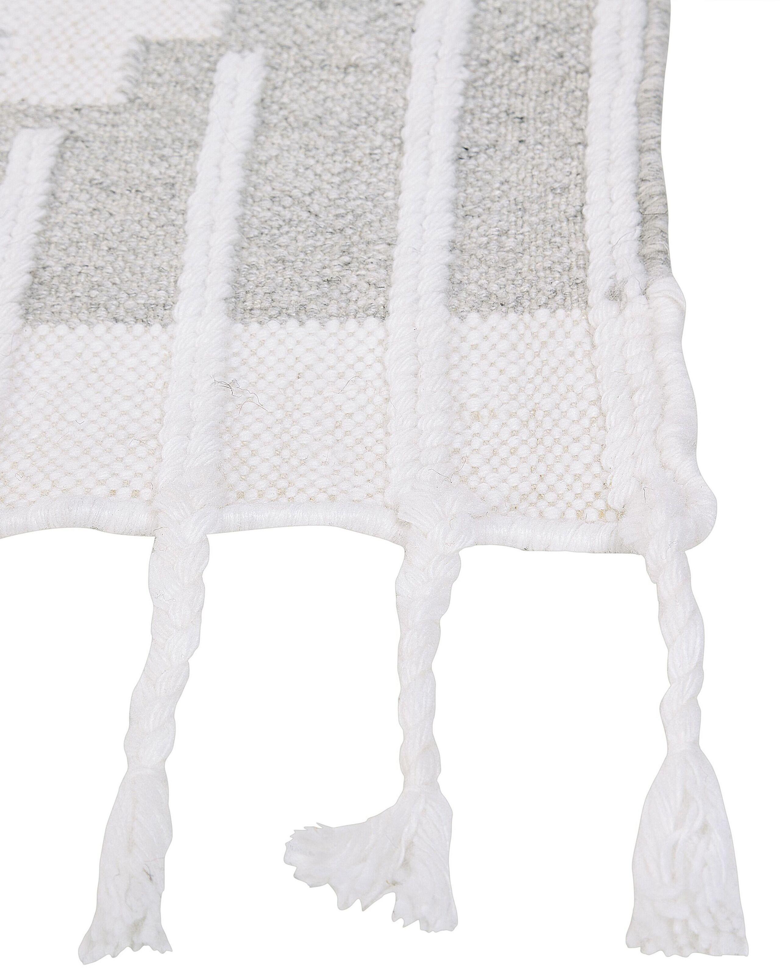 Beliani Outdoorteppich aus Kunststoff Retro TABIAT