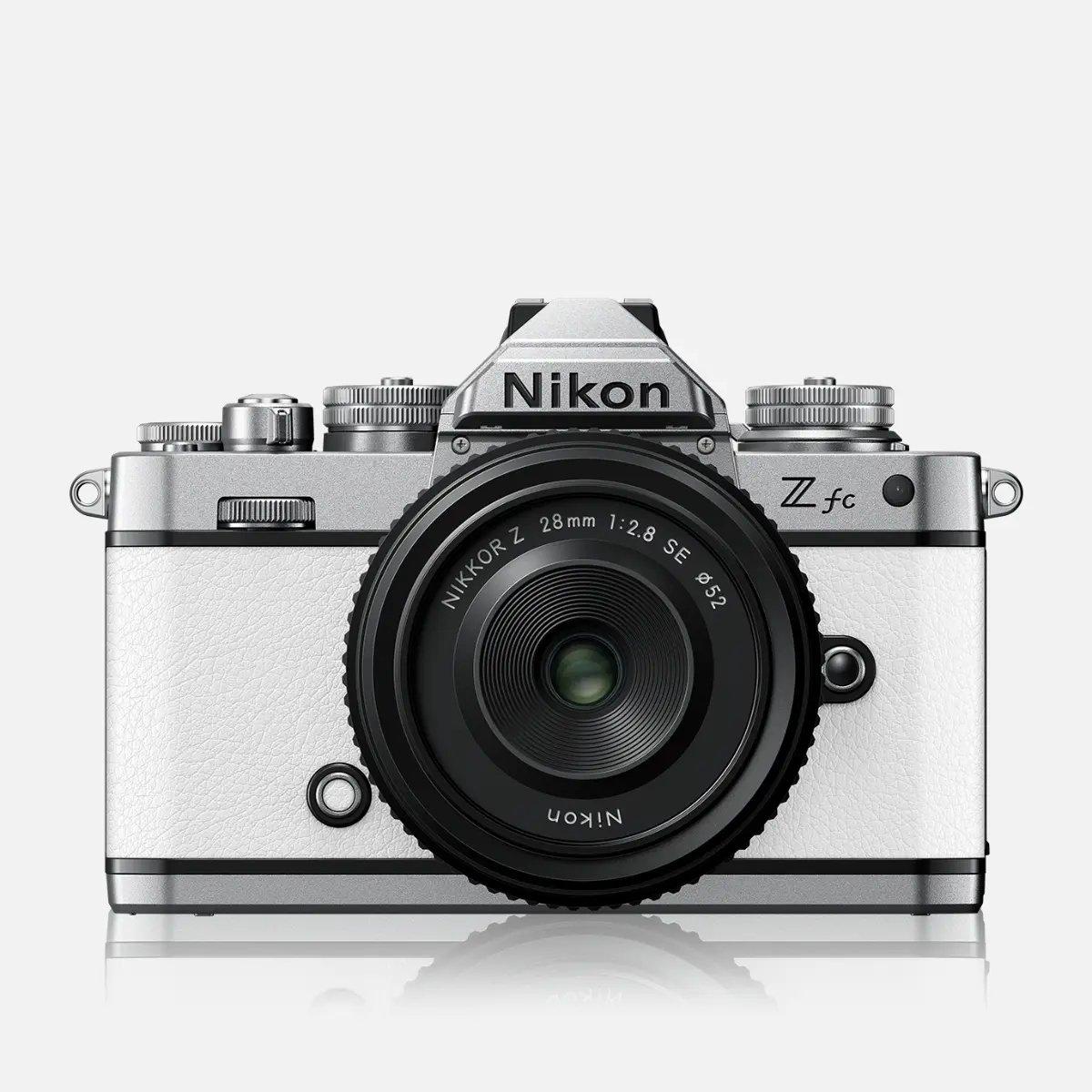 Nikon Z FC+ NIKKOR Z 28 F2.8 (SE)