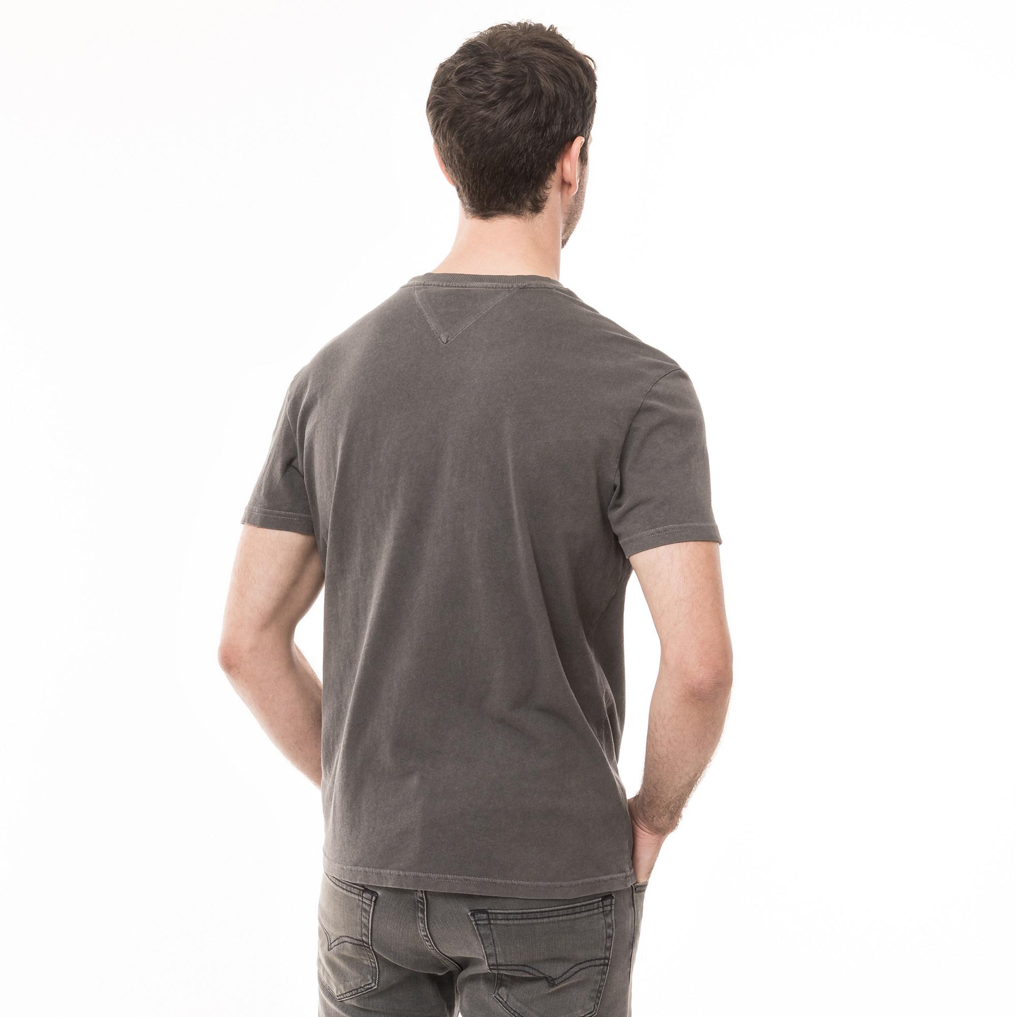 TOMMY JEANS T-Shirt mit Logo-Stickerei