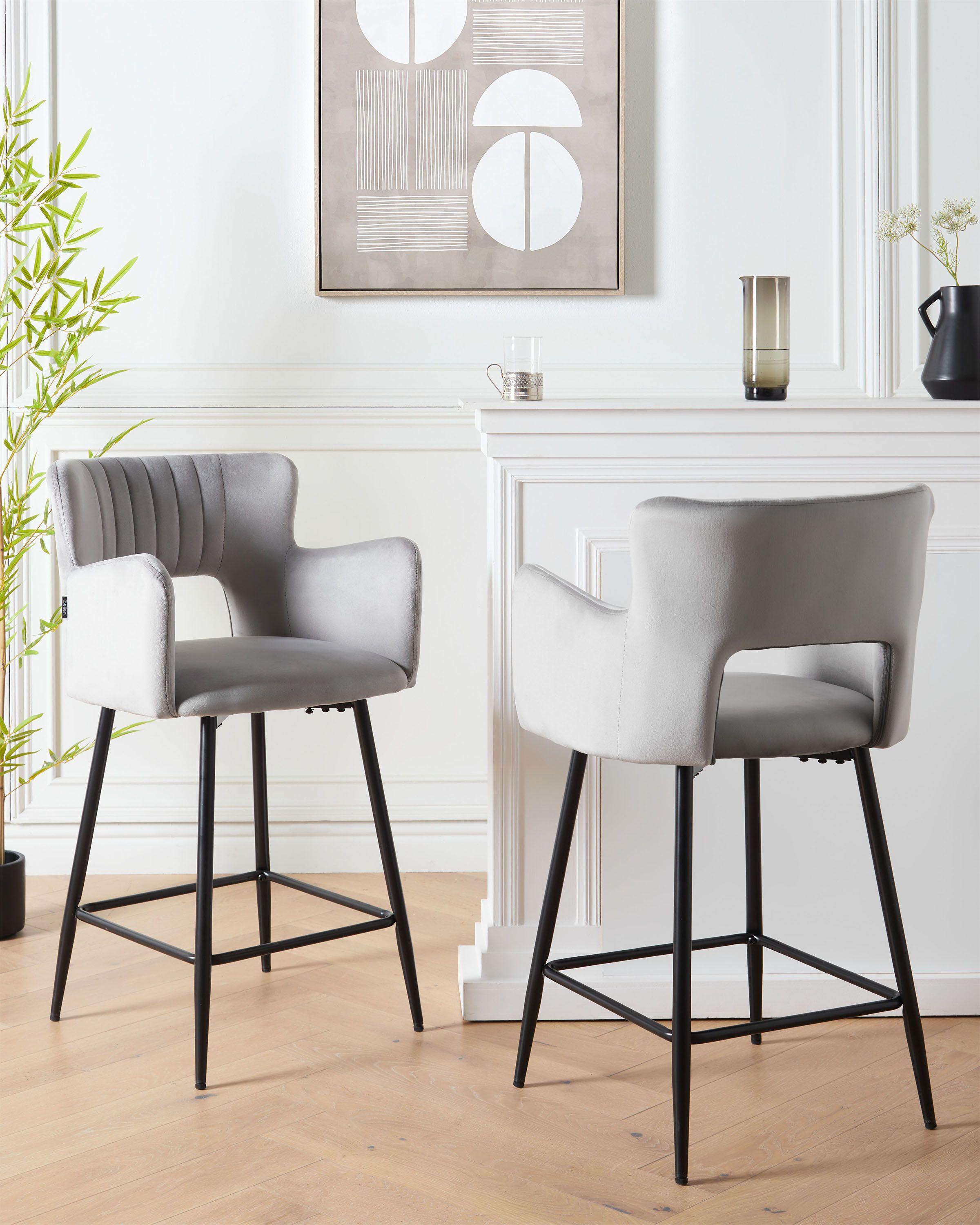 Beliani Set mit 2 Barstühlen aus Samtstoff Modern SANILAC