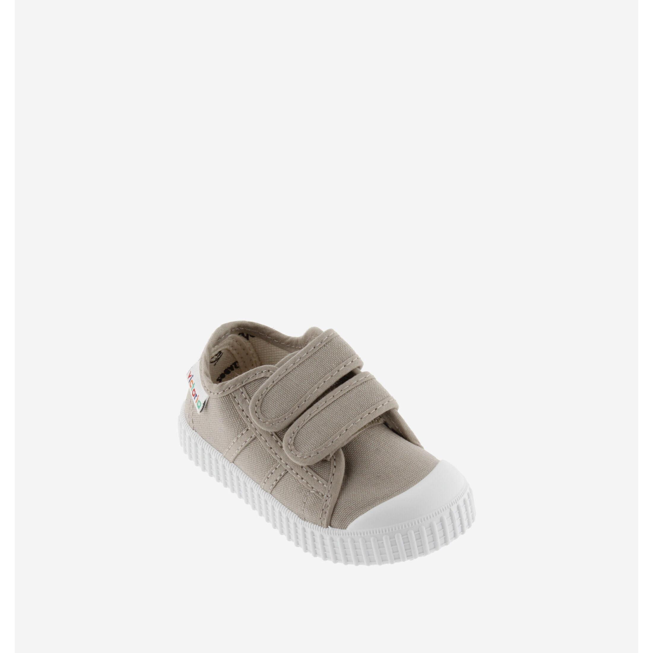 Victoria sneakers 1915