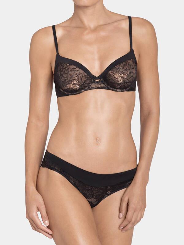 Triumph Pure Essence Brazilian
