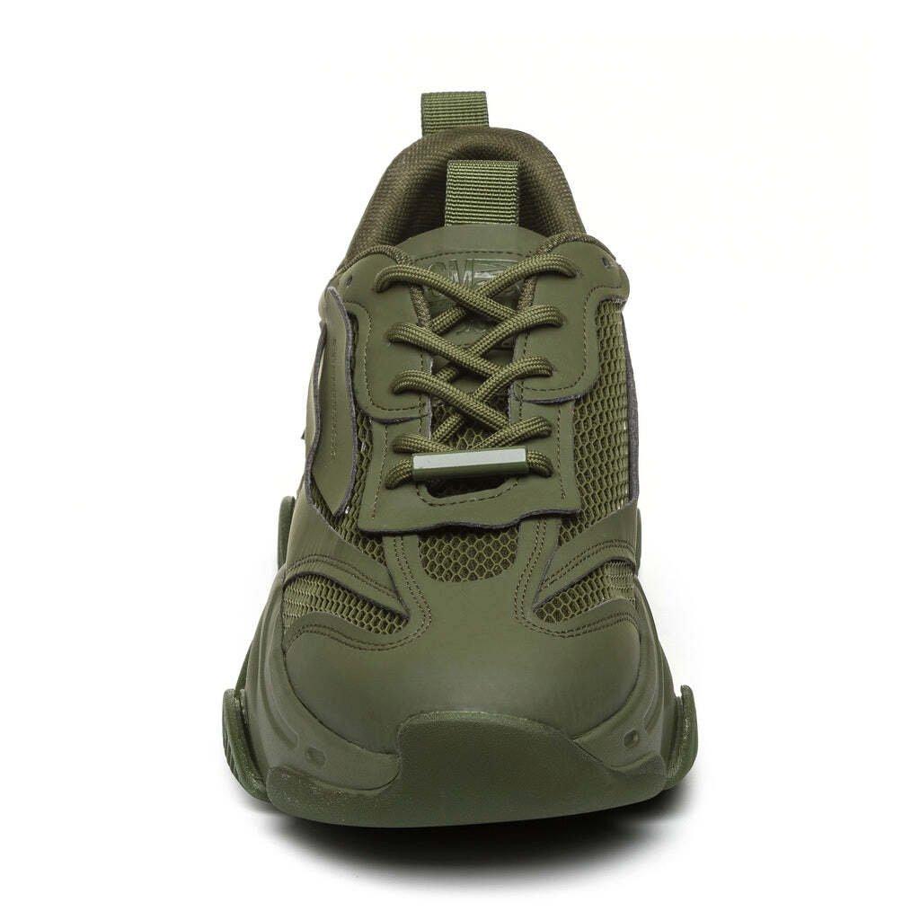 STEVE MADDEN sneakers possess