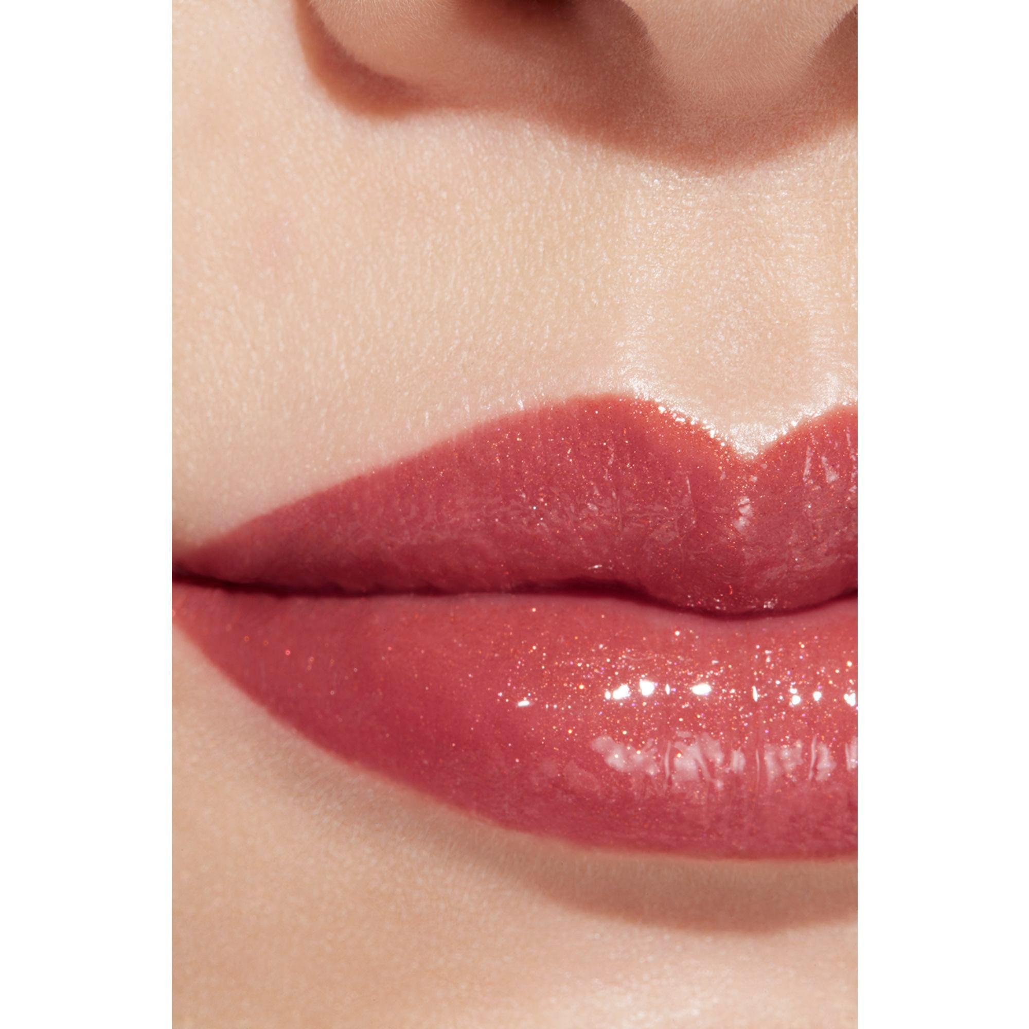 CHANEL ROUGE COCO FLASH colour, shine, intensity in a flash