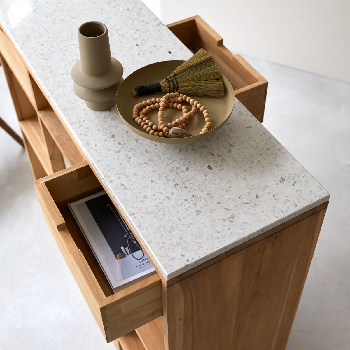 Tikamoon Konsole aus massivem Teak mit Premium-Terrazzo White Miho