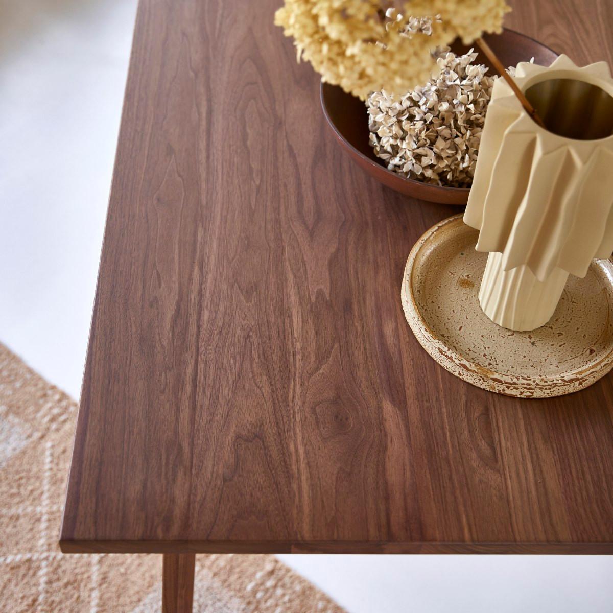 Tikamoon Esstisch aus massivem Nussbaum 6/8 Pers. Esmée