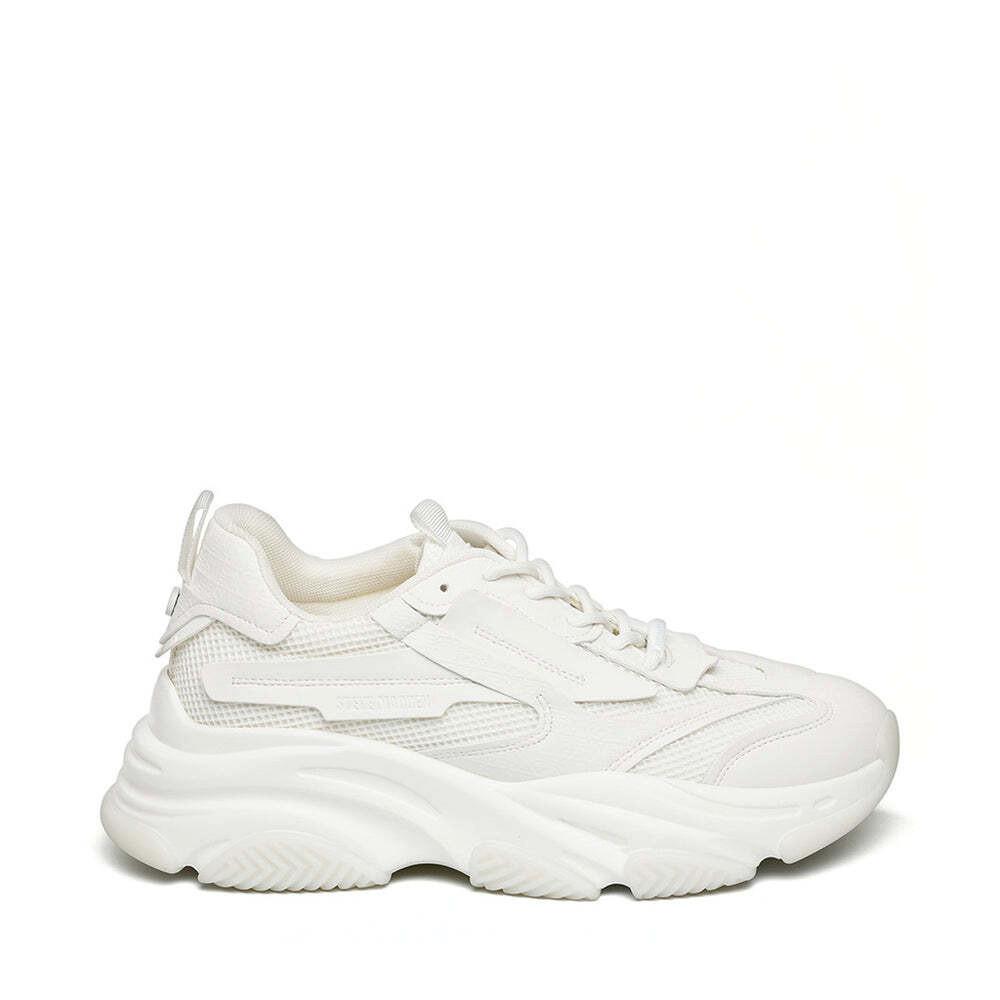 STEVE MADDEN sneakers possess